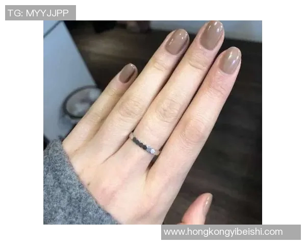 足球天才20岁绯闻女友拍摄性感MV引热议网民围观瞬间爆红